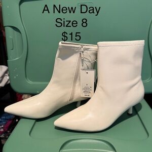 A New Day Women's Cream Heeled Boots